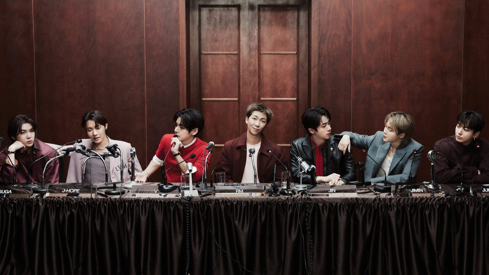 Discovery splash banner for BTS ARMY FRANCE Discord server